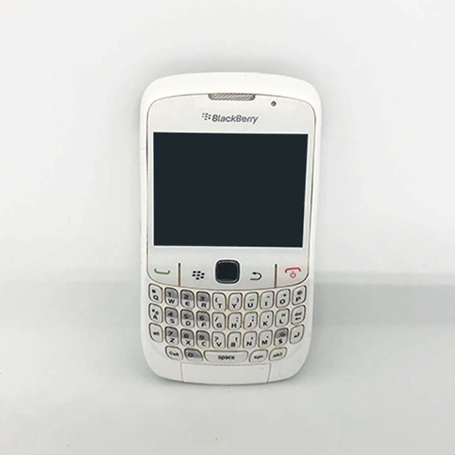 Blackberry-8520-curve-10