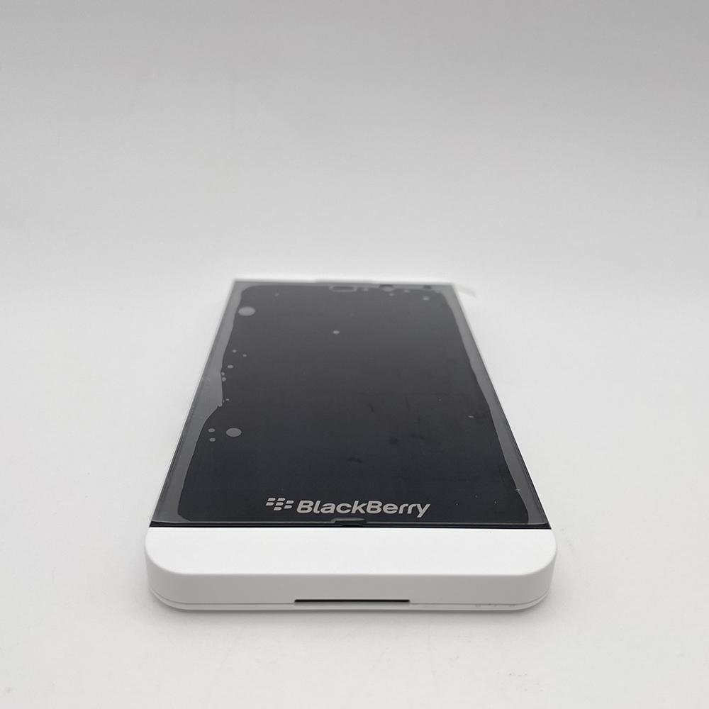 Blackberry-Z10-12