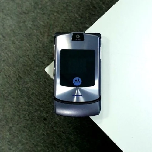Motorola-Razr-V3i-5