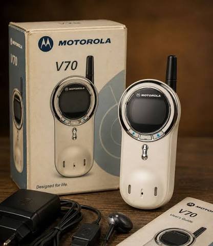 Motorola-V70-6
